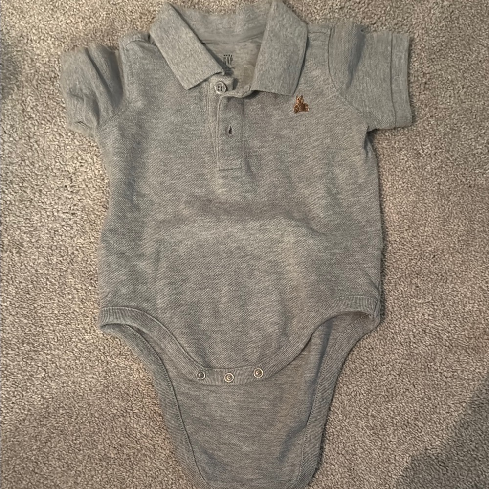 Gap Polo onesie (12-18m)